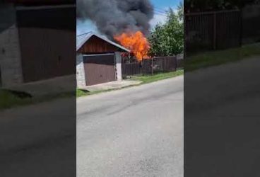 Imagini de la incendiul din comuna Scorţeni