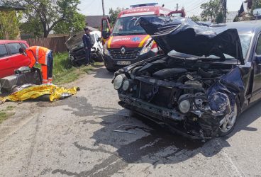 Accident cu 4 mașini implicate și un pieton decedat, la Filipeștii de Târg (imagini)