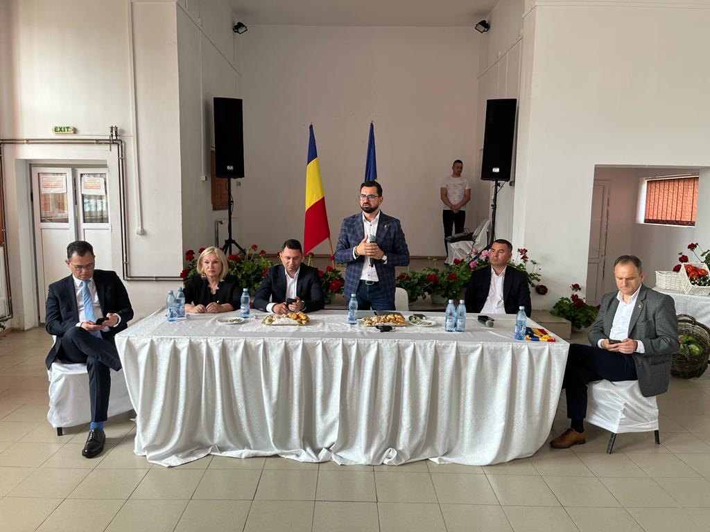 Ministrul Agriculturii, întâlnire la Râfov cu legumicultorii din zonă Ministrul Agriculturii, întâlnire la Râfov cu legumicultorii din zonă