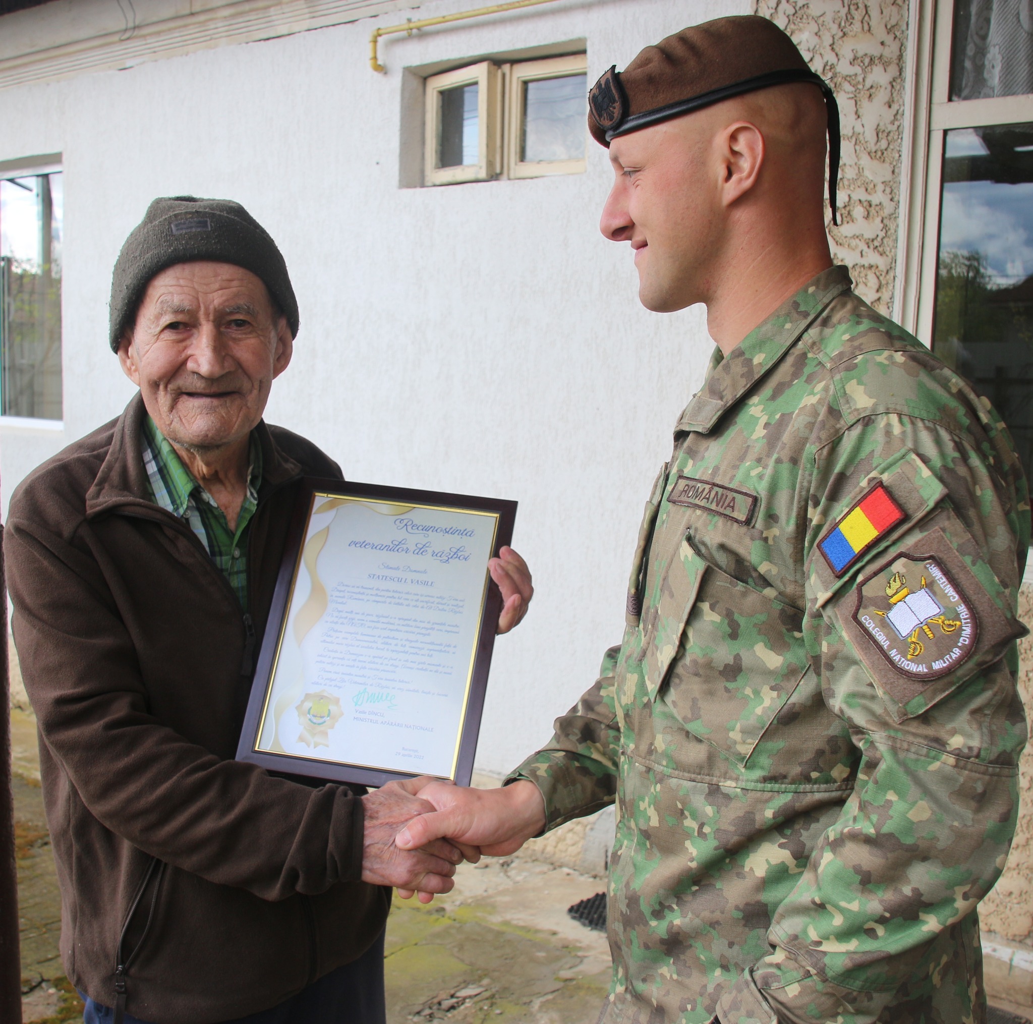 Veteranii de război ai Prahovei, omagiați pe pagina oficală MApN