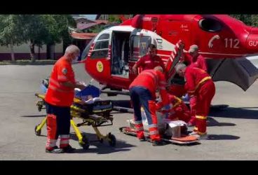 Prunc în vârstă de numai 2 ore, transportat cu elicopterul SMURD de la Maternitatea Ploiești, la Spitalul Universitar de Urgență București