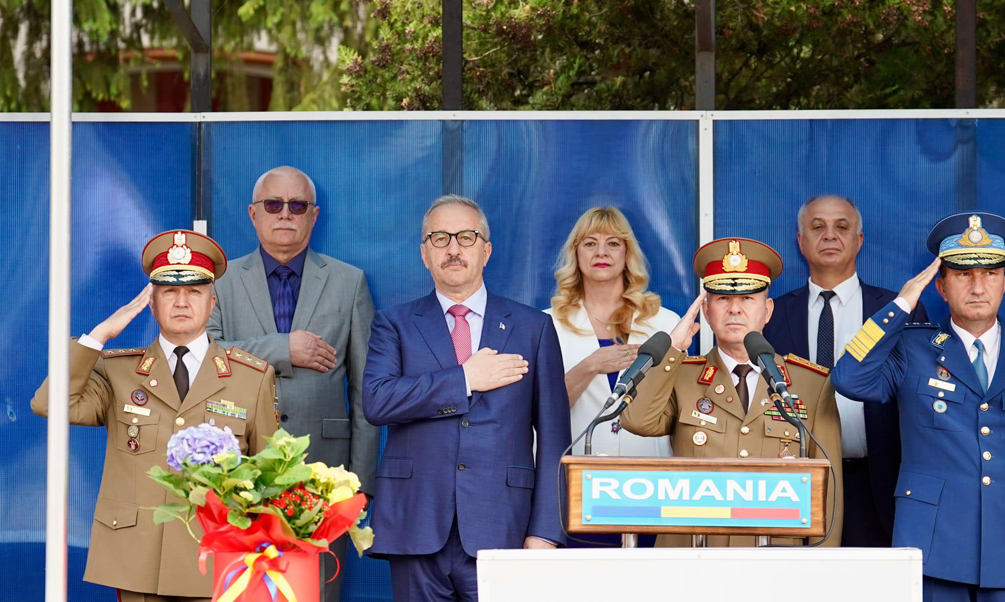Ministrul Apărării, în vizită la Colegiul național militar „Dimitrie Cantemir” Breaza Ministrul Apărării, în vizită la Colegiul național militar „Dimitrie Cantemir” Breaza