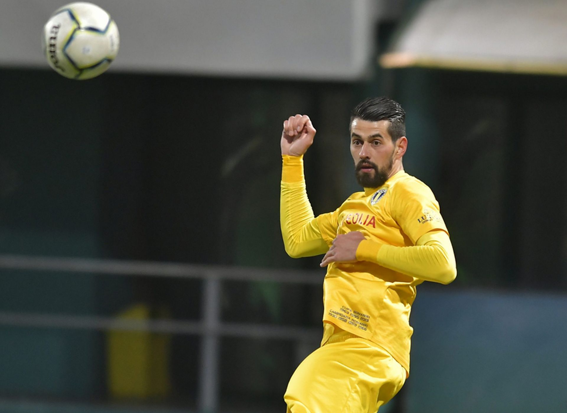 S-a mai “crăpat” puțin “conducta de secrete” de la clubul găzarilor: Viorel Ștefan Lică și Marius Chindriș nu mai sunt la FC Petrolul. Cel dintâi pleacă pentru a doua oară de la Ploiești