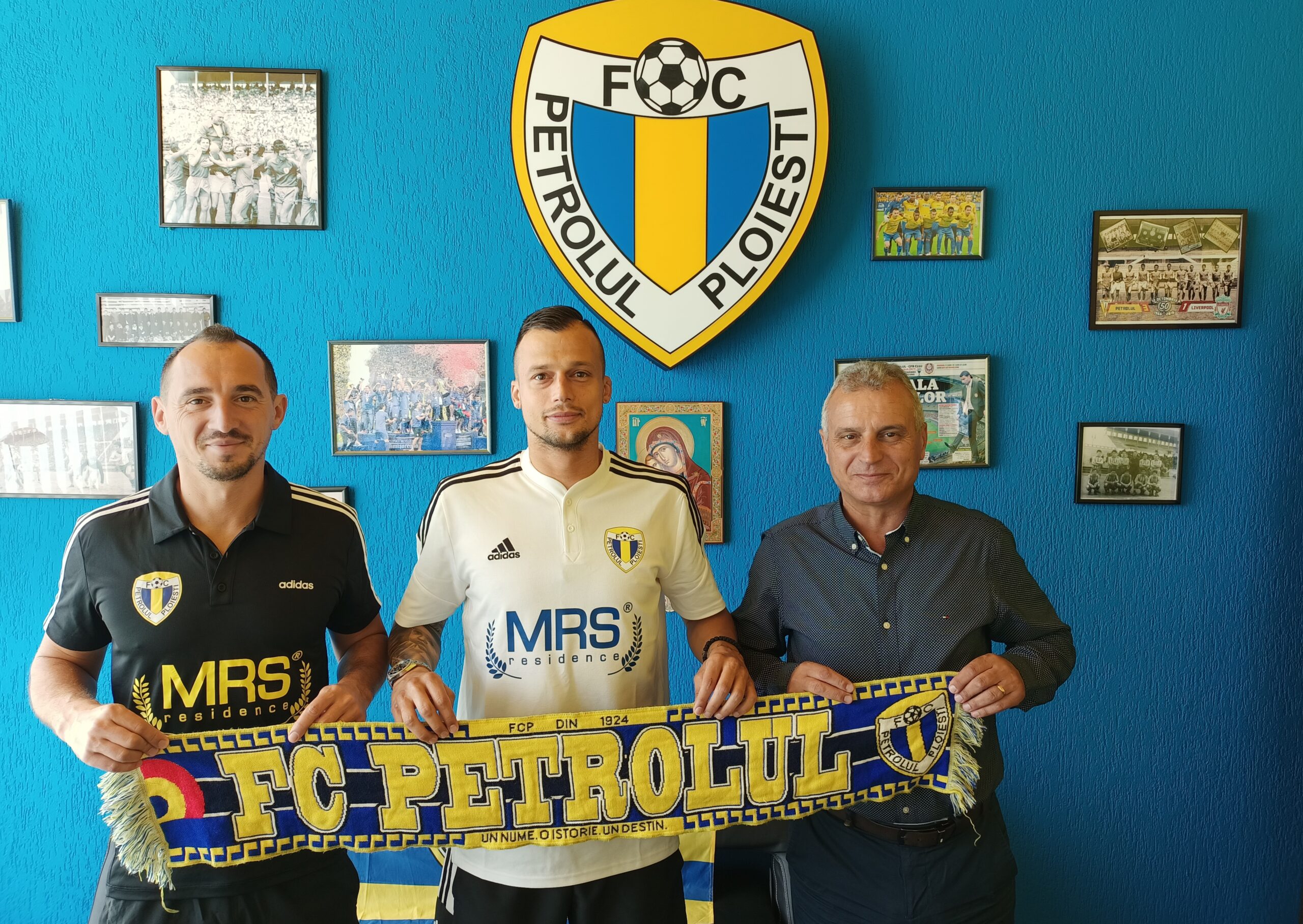 În ziua zborului spre Istanbul a apărut și Ivanovski, care s-a alăturat celor 21 de coechipieri ce-au făcut deplasarea în Turcia. Tot luni, a avut loc și primul antrenament de pe terenul frumoasei baze sportive a unui club de fotbal din Liga Regională de Amatori!