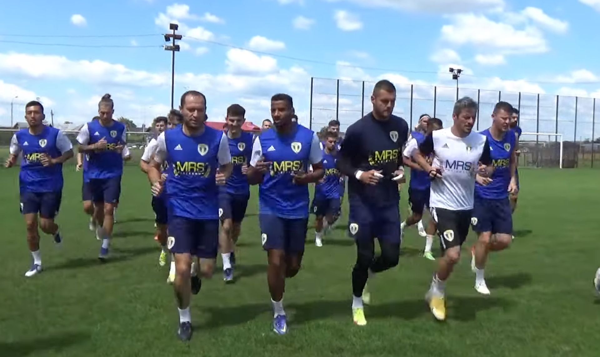 În a doua zi de antrenamente, la FC Petrolul, au apărut și Georgi Pashov și Mihai Berbeacă. Ședința de pregătire s-a “mutat” pe arena de la Strejnicu