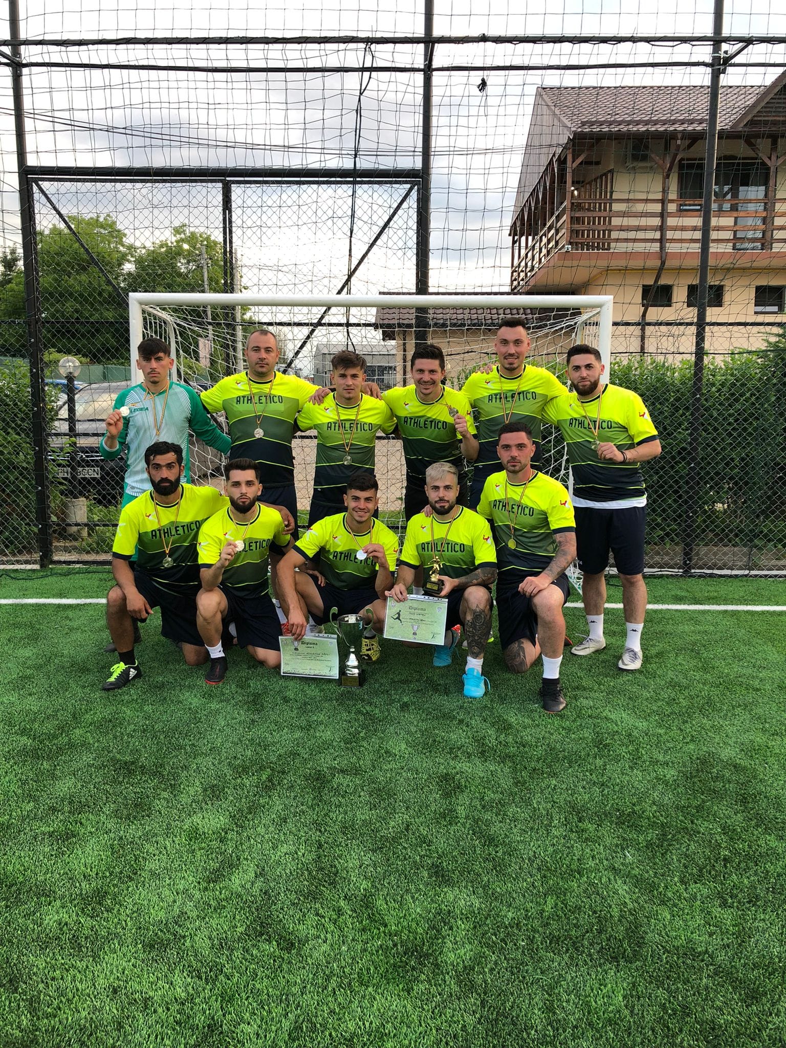 Tânăra echipă de minifotbal Athletico Râfov, la primul trofeu oficial