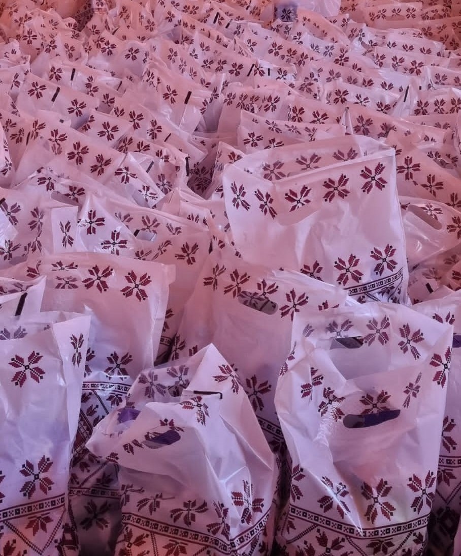 Pachete pentru 800 de elevi și preșcolari din Filipeștii de Pădure, din partea administrației locale