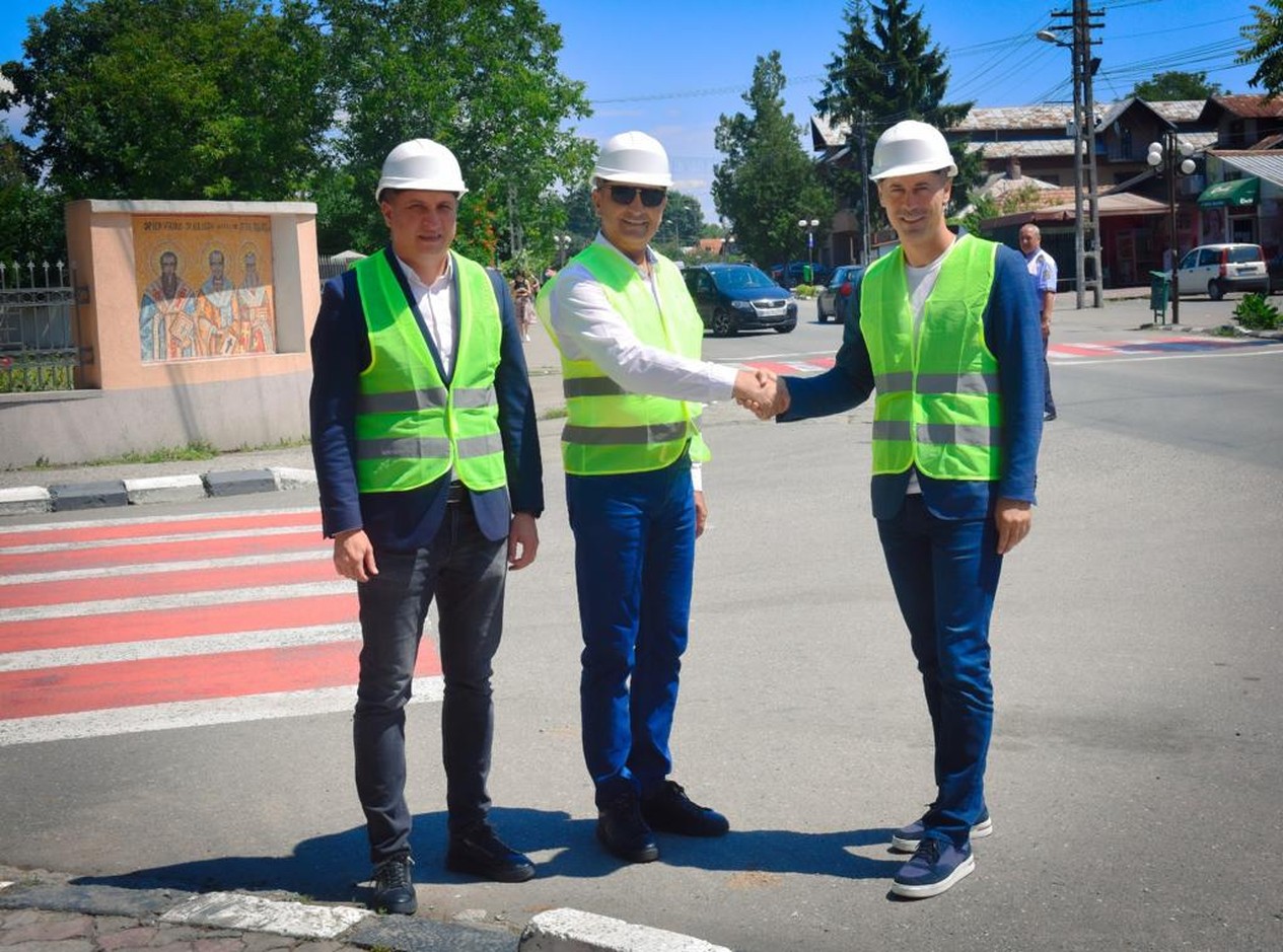 A început reabilitarea și modernizarea DJ 720, axa comunelor Filipeștii de Pădure și Florești