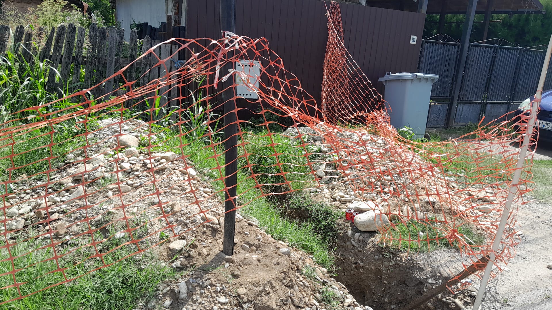 Moarte suspectă la Florești: Un om a căzut într-un șanț rezultat din lucrările de canalizare