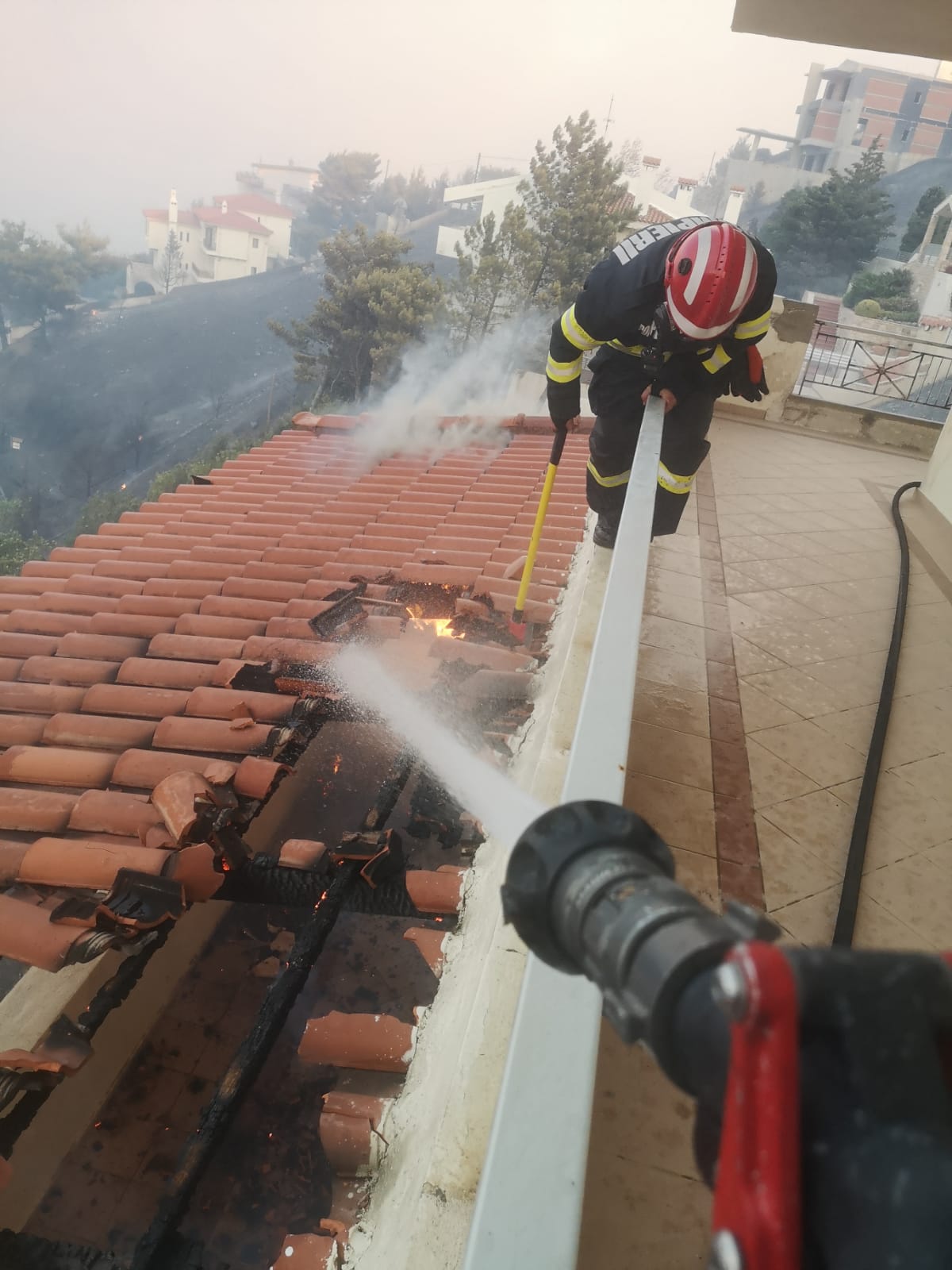 Zile de foc pentru ISU Prahova. Sute de intervenţii în minivacanţa de 1 Iunie şi Rusalii Zile de foc pentru ISU Prahova. Sute de intervenţii în minivacanţa de 1 Iunie şi Rusalii