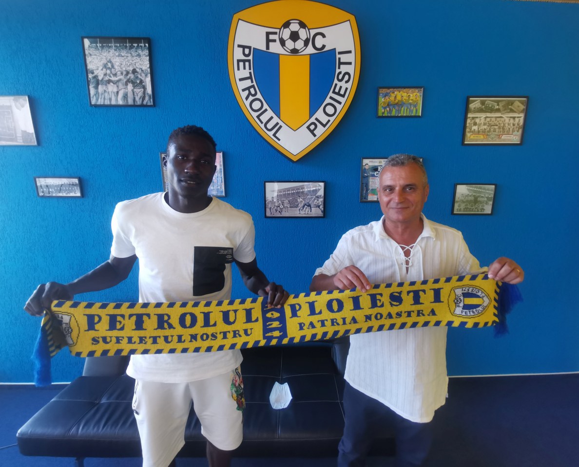 În urmă cu aproape o săptămână, o informație despre Sory Diarra, de pe o rețea de socializare, a făcut vâlvă. Urmată de explicații din club, dar nu numai de acolo, după precizările reprezentantului jucătorului s-or sparge de mal “valurile” cât casa, inițiale?