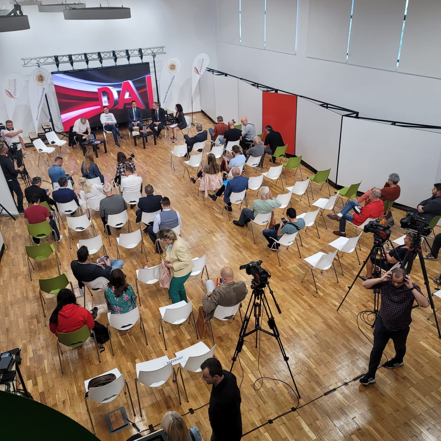 Dezbaterea ”Apa caldă și sistemul de termoficare din Ploiești, încotro?”