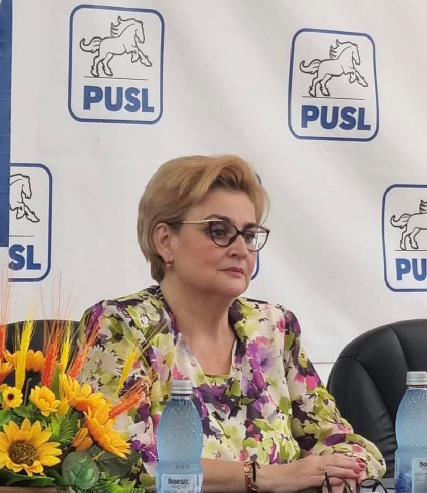 Sute de persoane au semnat azi, la sediul Partidului Umanist Social Liberal, pentru Legea privind confiscarea averile ilegale Sute de persoane au semnat azi, la sediul Partidului Umanist Social Liberal, pentru Legea privind confiscarea averile ilegale