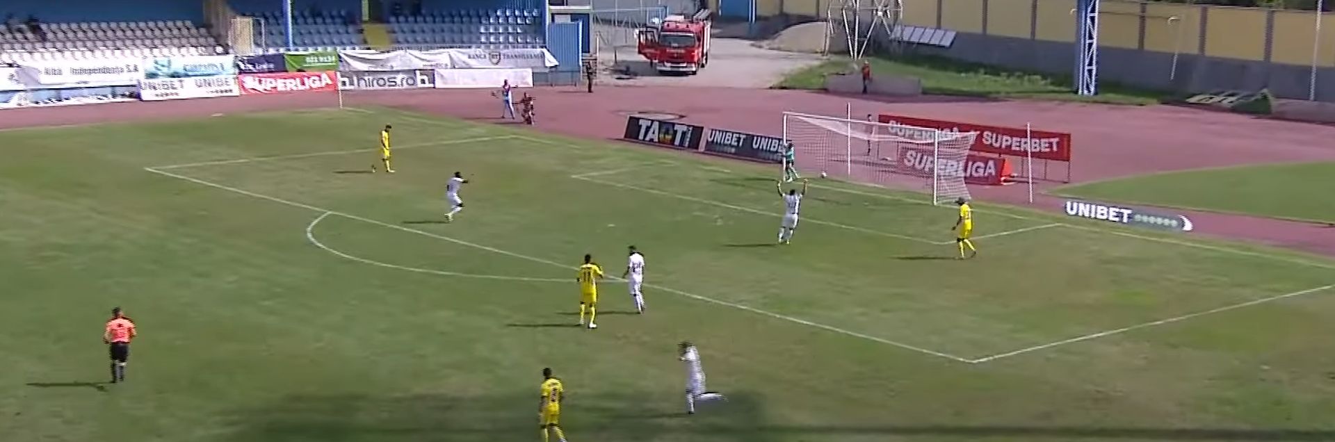 De ce nu a reușit Nae Constantin să câștige vreodată în fața lui Măldărășanu, în patru meciuri directe ale Petrolului cu Hermannstadtul? E drept, trei au fost la Mediaș și numai unul la Ploiești! Finul îl conduce, ca la șah, pe nașul său cu 3-1!