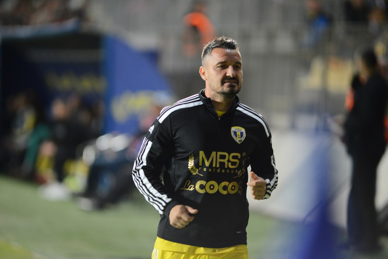 S-a spart ghinionul! FC Petrolul a întrerupt seria înfrângerilor, ba chiar și a minutelor fatidice de final! Victorie în dauna unui FC Argeș cu președintele și antrenorul… dați afară (și) din cauza meciului pierdut clar la Ploiești! S-a spart ghinionul! FC Petrolul a întrerupt seria înfrângerilor, ba chiar și a minutelor fatidice de final! Victorie în dauna unui FC Argeș cu președintele și antrenorul… dați afară (și) din cauza meciului pierdut clar la Ploiești!