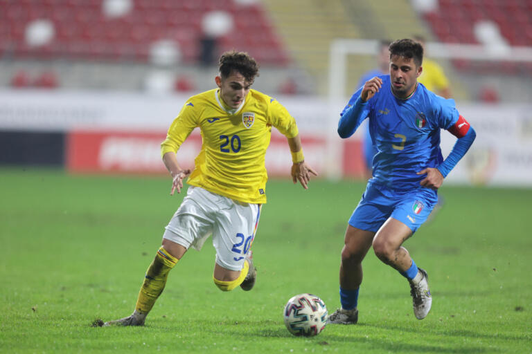 Mario Bratu se întoarce victorios de la Arad. Valentin Țicu, numai remiză în Trivale, cu FC Argeș Pitești. De-acum, gândurile lor se îndreaptă spre meciul cu “șepcile roșii”, de pe “Ilie Oană”