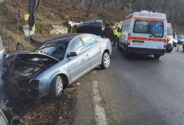 Accident cu descarcerare pe DN1, la Posada (imagini)