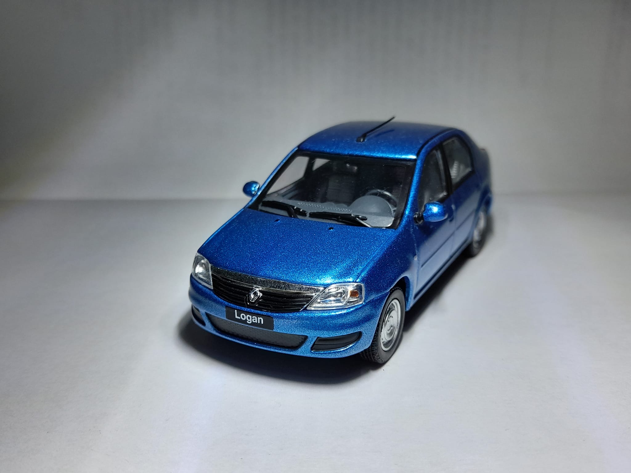 Cârdășie uriașă sub coordonarea Dacia Renault: 65 de companii amendate cu circa 26 milioane euro de Consiliul Concurenței