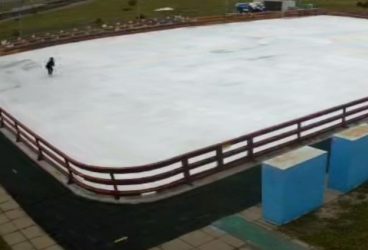 A fost deschis patinoarul de la Parcul Municipal Ploiești Vest