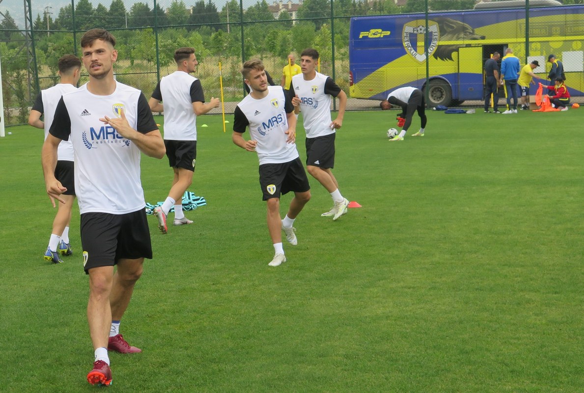 De mâine, “lupii” din nou la treabă! Vacanță… fără vreun secret! Nimic nu a transpirat dinspre globul de sticlă!