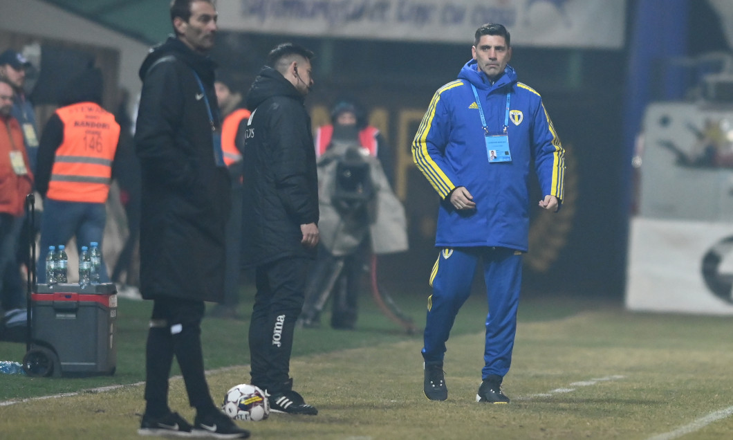 Fără (încă) Papp, “lupii” au avut parte de “papa” mult și bun: 3 puncte mari luate Sibiului! Înaintea ultimei părți infernale de sezon regular, Petrolul se va întări și cu mijlocașul ofensiv brazilian Jefferson Nogueira Junior, fost jucător și al lui Marius Șumudică!