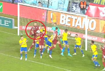 Festival de goluri în repriza a doua de pe “Ilie Oană”, dar mai multe încasate de Petrolul! Continuă eșecurile din seria de meciuri cu echipe de play-off, venind rândul campioanei CFR Cluj să se impună net în dauna “lupilor”!