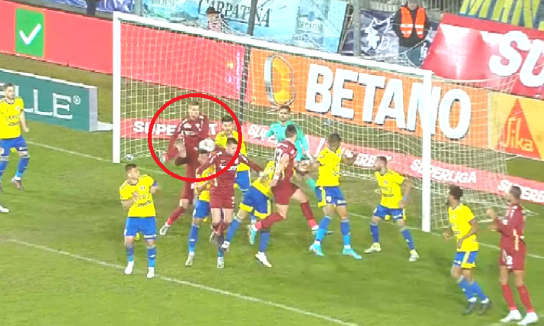 Festival de goluri în repriza a doua de pe “Ilie Oană”, dar mai multe încasate de Petrolul! Continuă eșecurile din seria de meciuri cu echipe de play-off, venind rândul campioanei CFR Cluj să se impună net în dauna “lupilor”! Festival de goluri în repriza a doua de pe “Ilie Oană”, dar mai multe încasate de Petrolul! Continuă eșecurile din seria de meciuri cu echipe de play-off, venind rândul campioanei CFR Cluj să se impună net în dauna “lupilor”!