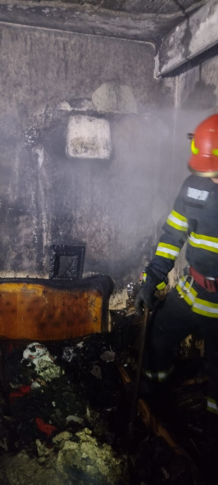 Incendiu într-un apartament din centrul Ploieștiului Incendiu într-un apartament din centrul Ploieștiului