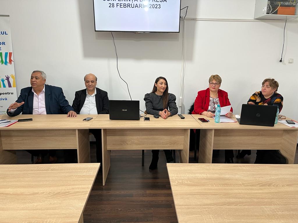Proiectul ”Tinerii-motorul dezvoltării comunităților interetnice” – exemplu de bună practică Proiectul ”Tinerii-motorul dezvoltării comunităților interetnice” – exemplu de bună practică