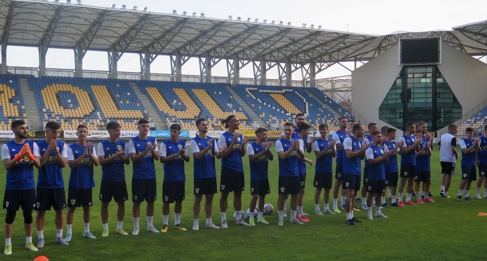 Petrolul Ploiești este lider în play-out și favorită clară în meciul cu CS Mioveni Petrolul Ploiești este lider în play-out și favorită clară în meciul cu CS Mioveni