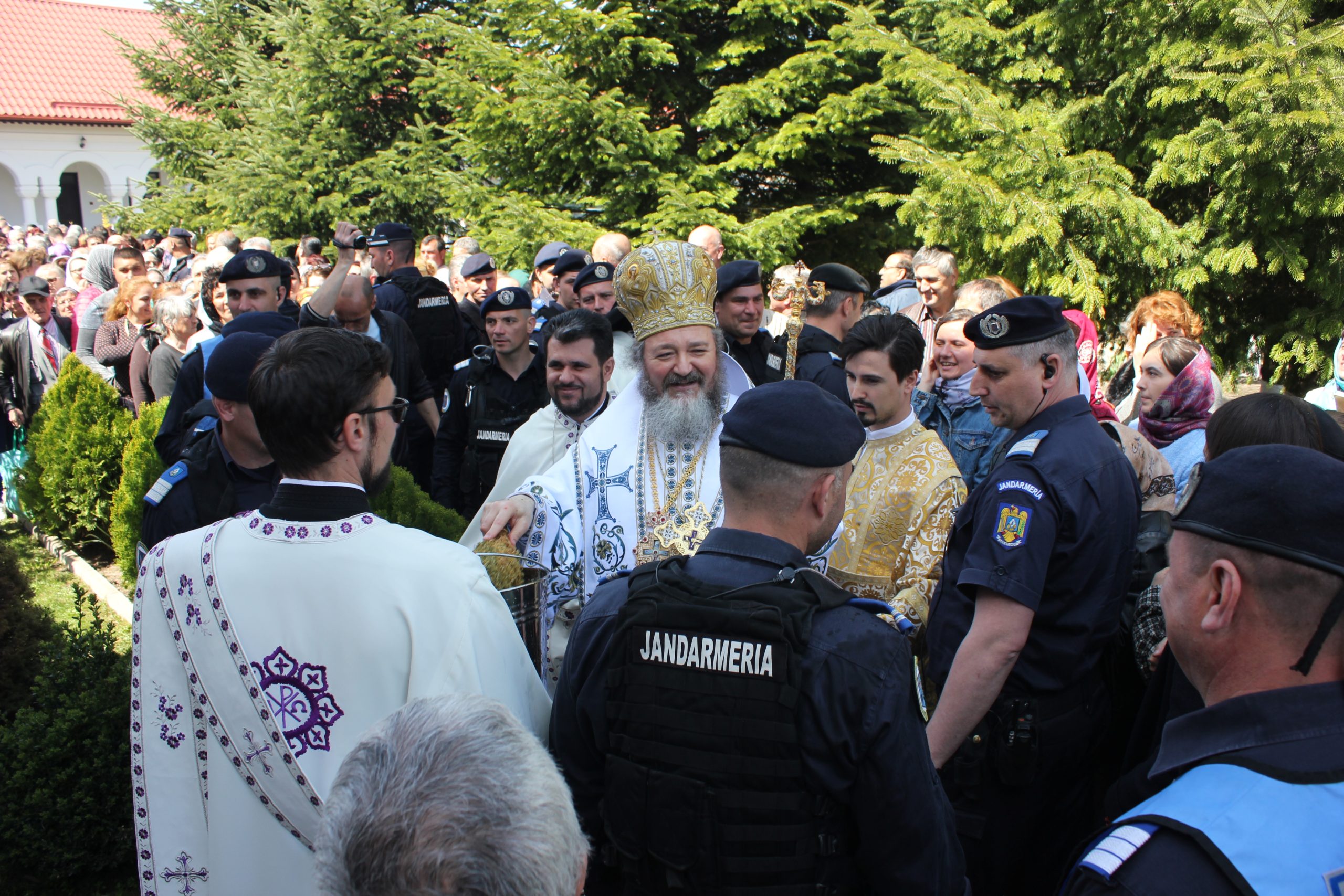 Măsuri speciale pentru slujba de Izvorul Tămăduirii, la Mânăstirea Ghighiu Măsuri speciale pentru slujba de Izvorul Tămăduirii, la Mânăstirea Ghighiu