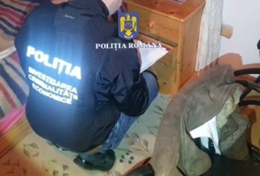 Percheziţie în Prahova, într-un dosar de înşelăciune. Cum reuşeau să păcălească oamenii să le dea bani
