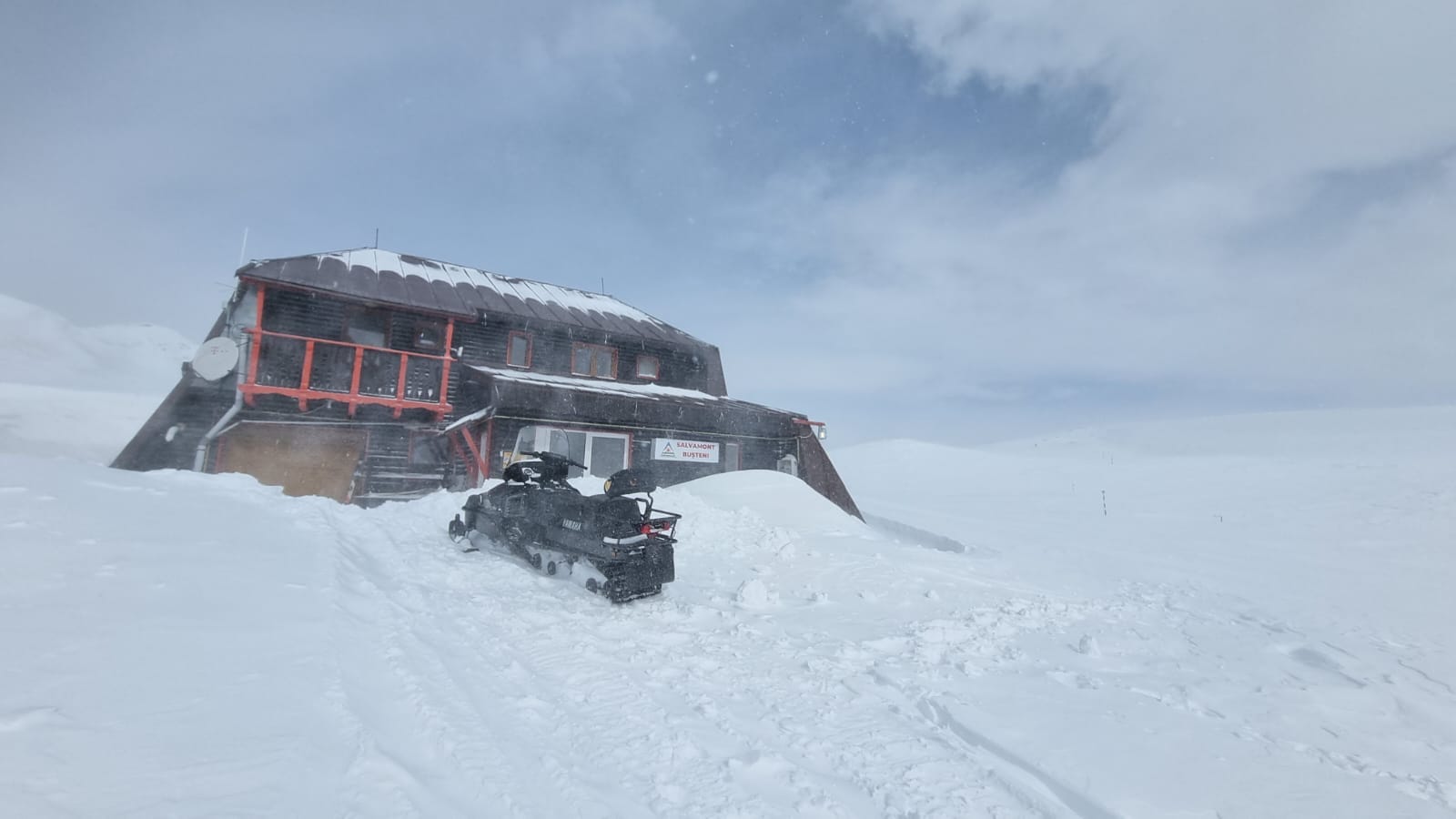 Bucegii, ca în miezul iernii! Avertizare Salvamont! Bucegii, ca în miezul iernii! Avertizare Salvamont!