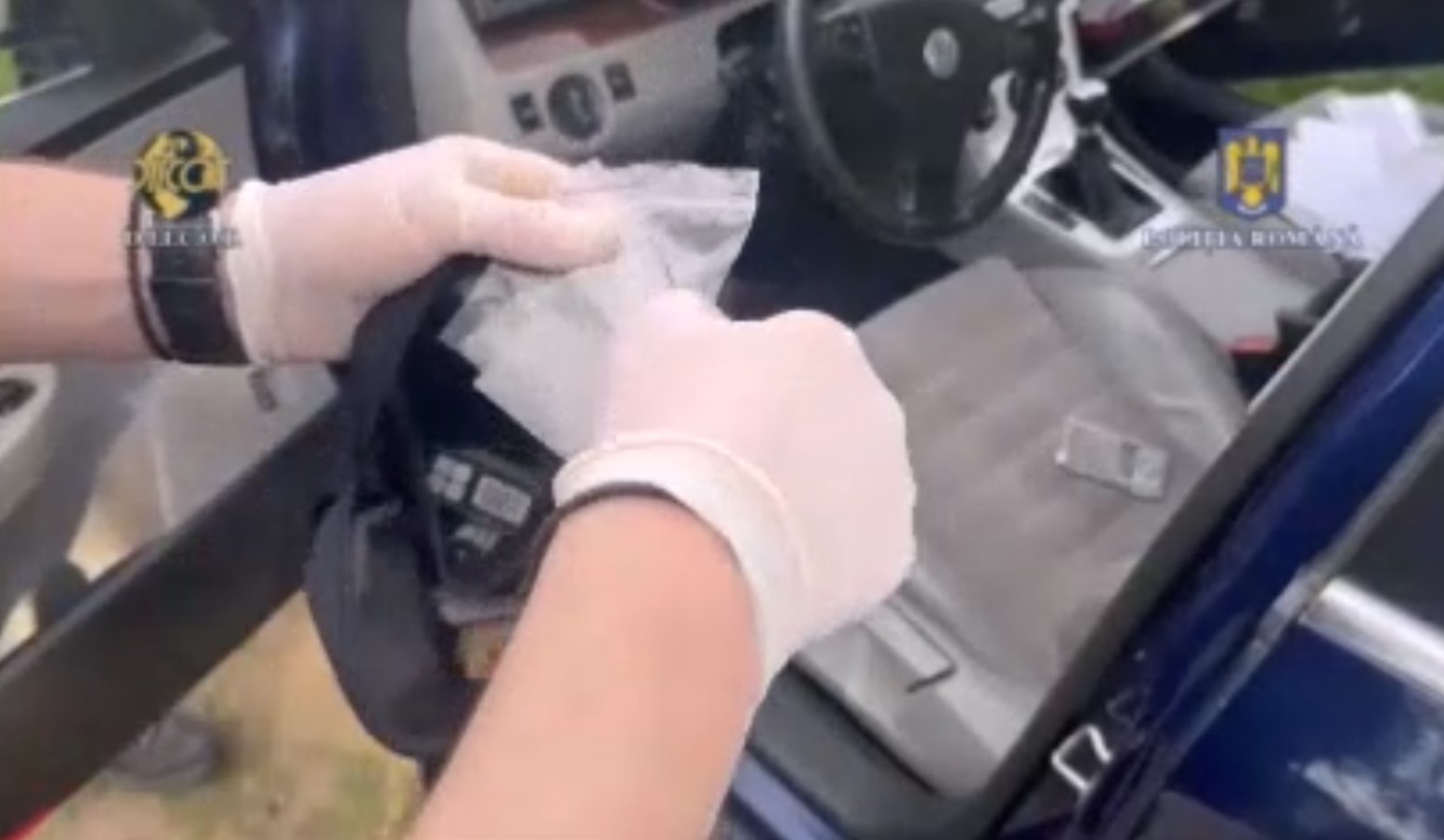 Bărbat reţinut după ce a vândut droguri de mare risc, inclusiv către minori, în Prahova