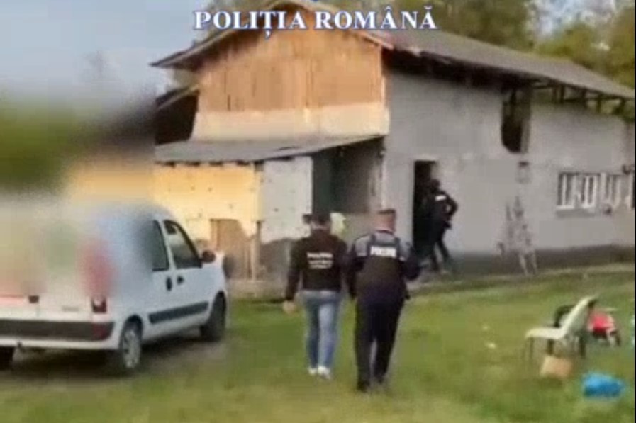 Percheziţii în Ploieşti şi Dumbrăveşti, într-un dosar de furt calificat Percheziţii în Ploieşti şi Dumbrăveşti, într-un dosar de furt calificat