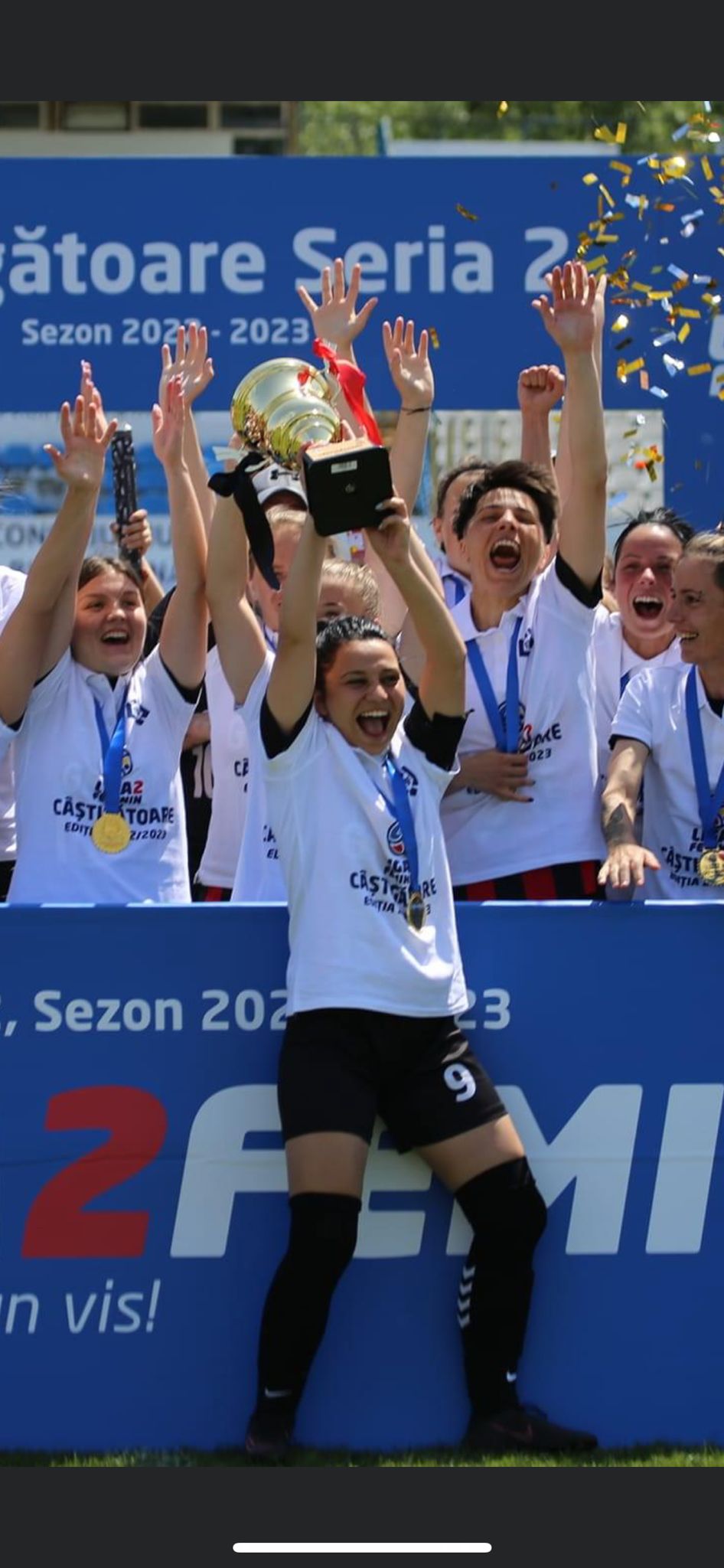 O simpatizantă a Petrolului a renăscut fotbalul feminin de prim eșalon din Bistrița-Năsăud! Prahoveanca Mihaela Merlan, căpitana echipei înființate vara trecută, CS Gloria 2018 BN, urmașa desființatei de-atunci vicecampioane naționale Heniu Prundu Bârgăului