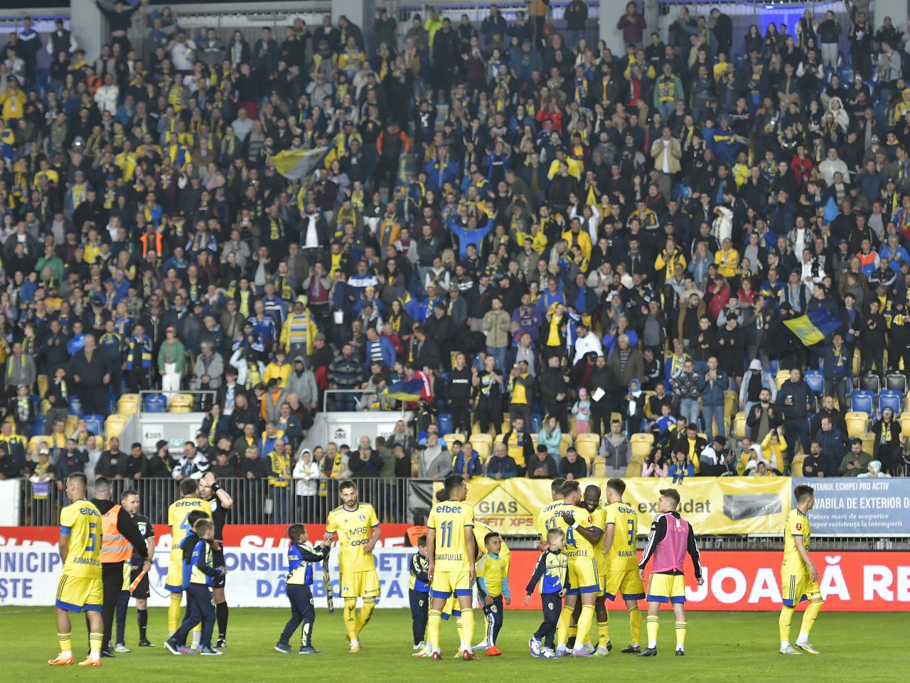 Ce final nebun și în play-out-ul SuperLigii! Chiar și cu două puncte avans ca lider al zonei, Petrolul nu se poate “deconecta”, dacă vrea să rămână “bună în grad”