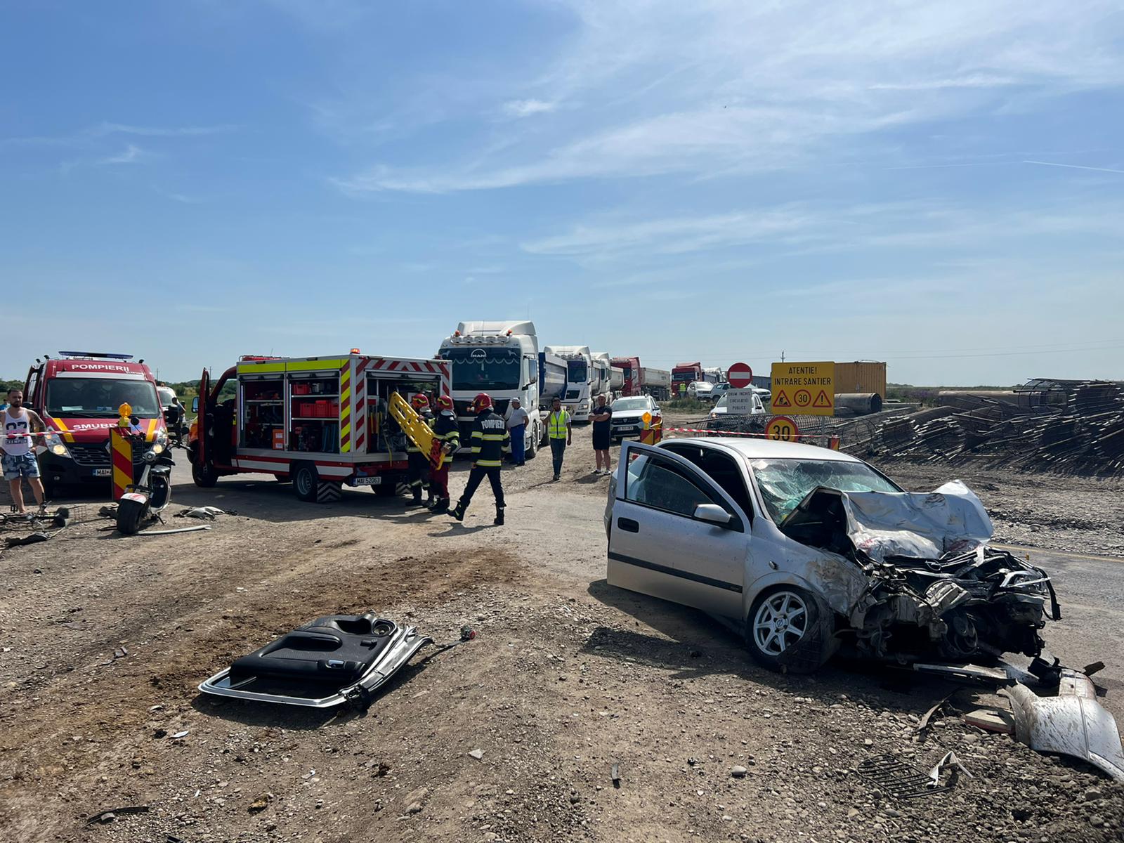 Accident rutier în zona Mizil, la șantierul autostrăzii Ploiești-Buzău Accident rutier în zona Mizil, la șantierul autostrăzii Ploiești-Buzău