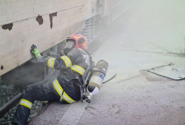 Locomotiva unui tren de călători a luat foc pe ruta Ploiești București