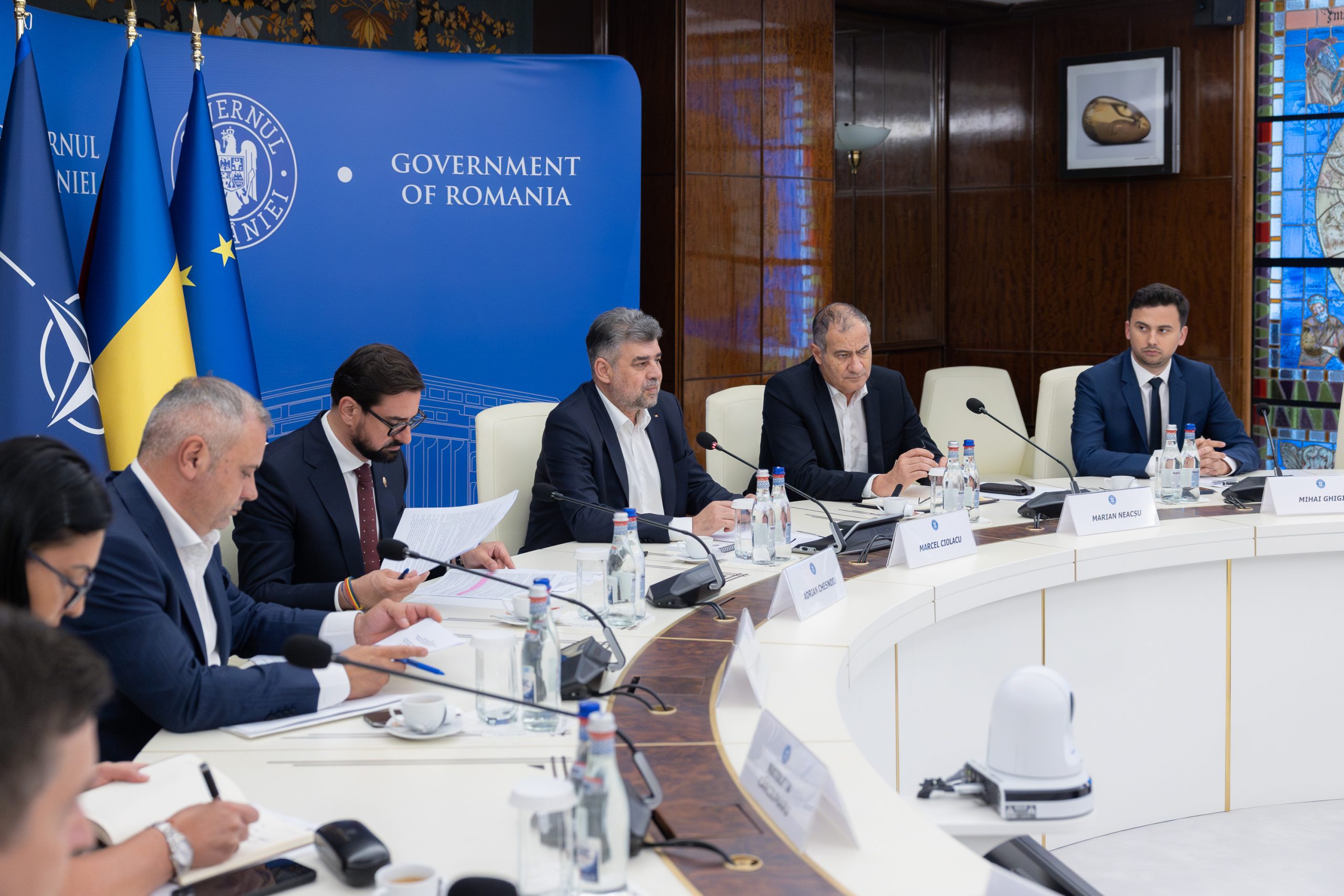 Reducerea preţurilor la alimentele de bază. Premierul Ciolacu, discuţii la Guvern cu retailerii Reducerea preţurilor la alimentele de bază. Premierul Ciolacu, discuţii la Guvern cu retailerii