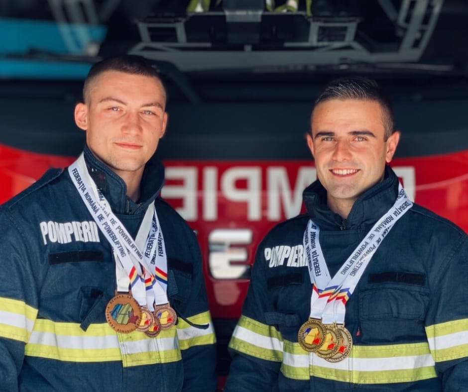 George şi Maxim, doi salvatori prahoveni, performanţe remarcabile la Campionatul Național de Powerlifting