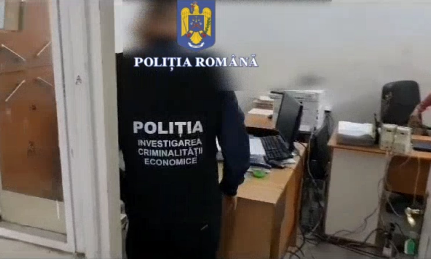 Percheziţii într-un dosar de luare de mită. Potrivit unor surse, ar fi vorba de angajaţi SGU Ploieşti Percheziţii într-un dosar de luare de mită. Potrivit unor surse, ar fi vorba de angajaţi SGU Ploieşti