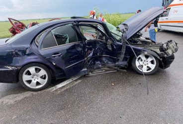 Accident cu cinci victime, printre care şi un copil de 5 ani, produs la Loloiasca