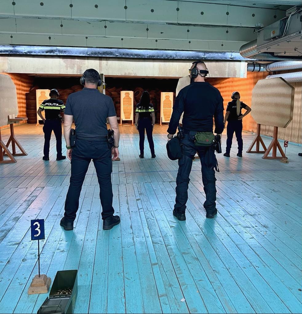 Cum decurge pregătirea poliţiştilor nou încadraţi. Galerie foto Cum decurge pregătirea poliţiştilor nou încadraţi. Galerie foto