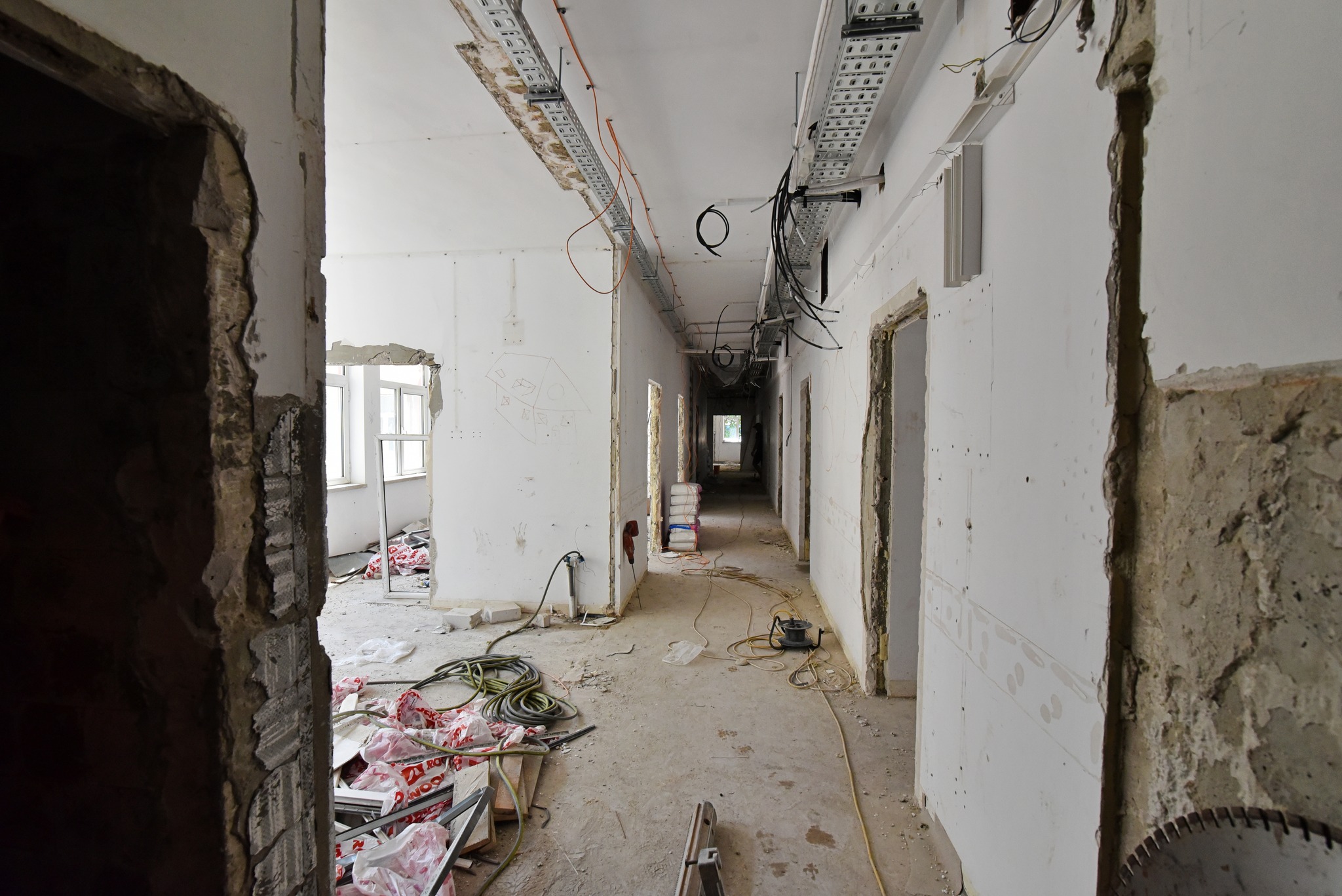 Lucrări de amploare la Ambulatoriul Spitalului Judeţean Ploieşti. Noi dotări şi cabinete medicale – Lista Lucrări de amploare la Ambulatoriul Spitalului Judeţean Ploieşti. Noi dotări şi cabinete medicale – Lista