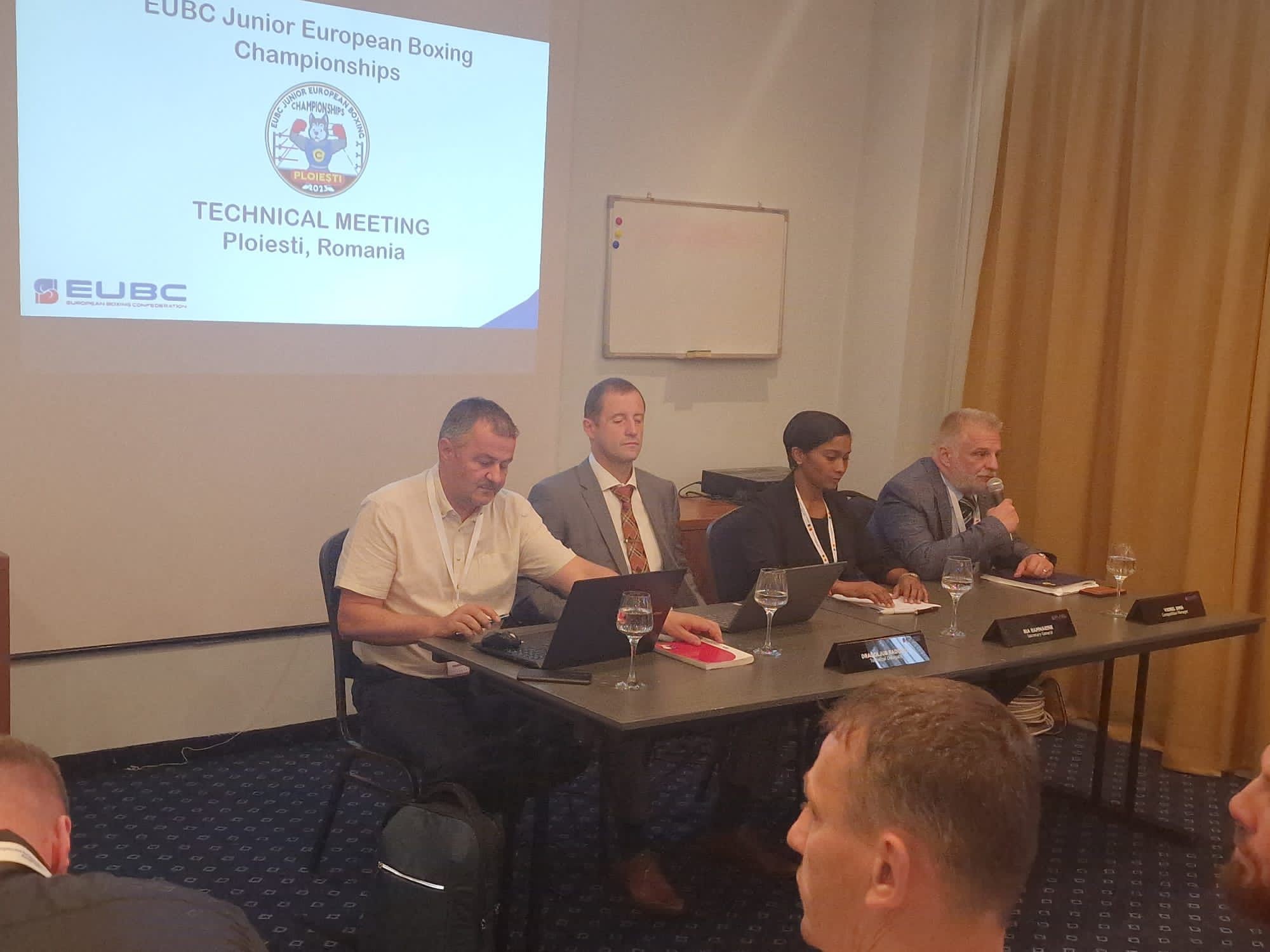 Record de participanți la Campionatul European de Box pentru Juniori de la Ploiești Record de participanți la Campionatul European de Box pentru Juniori de la Ploiești
