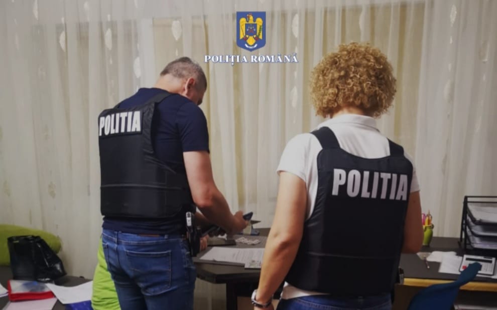 Percheziții într-un caz de furt și contrabandă cu bijuterii din Turcia Percheziții într-un caz de furt și contrabandă cu bijuterii din Turcia