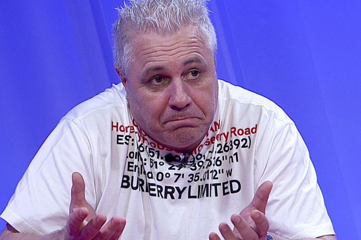 Un zvon bizar și-a făcut loc chiar pe când conducerea Petrolului “decala” anunțul despărțirii de Moldoveanu, deși atacantul fusese deja prezentat de Chindia! Chiar să fie, totuși, un bine cunoscut antrenor de fotbal român cel care i-a împrumutat pe găzari?!? Un zvon bizar și-a făcut loc chiar pe când conducerea Petrolului “decala” anunțul despărțirii de Moldoveanu, deși atacantul fusese deja prezentat de Chindia! Chiar să fie, totuși, un bine cunoscut antrenor de fotbal român cel care i-a împrumutat pe găzari?!?