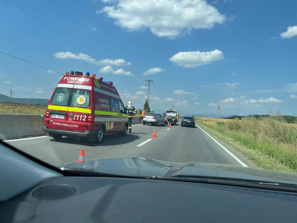 Copii răniţi într-un accident produs pe DN1D, în afara localității Albești-Paleologu