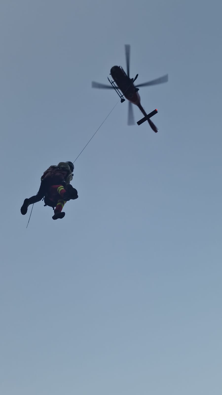 Intervenție Salvamont cu elicopterul în Munții Bucegi Intervenție Salvamont cu elicopterul în Munții Bucegi